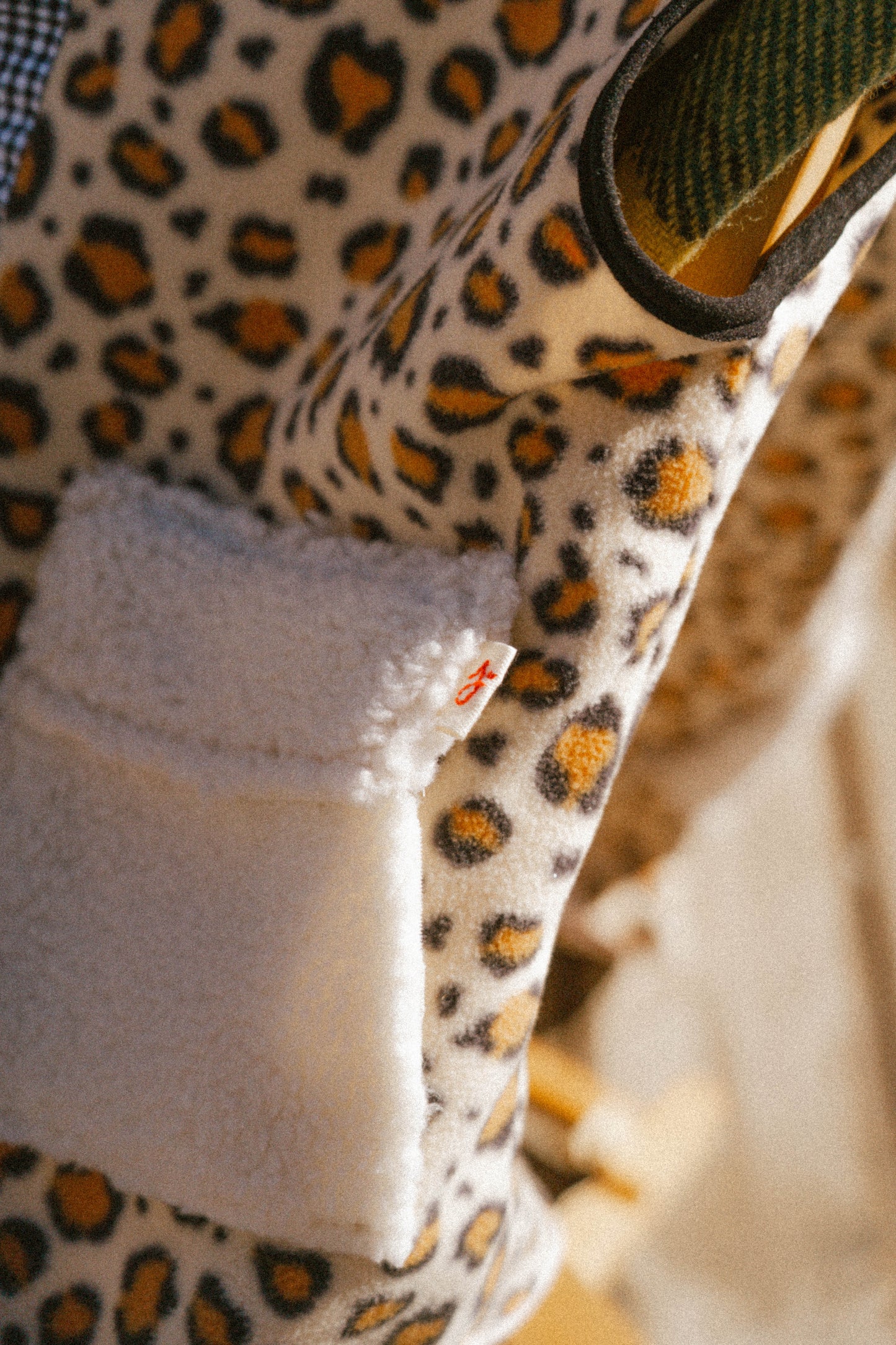 POLAIRE SANS MANCHE LEOPARD