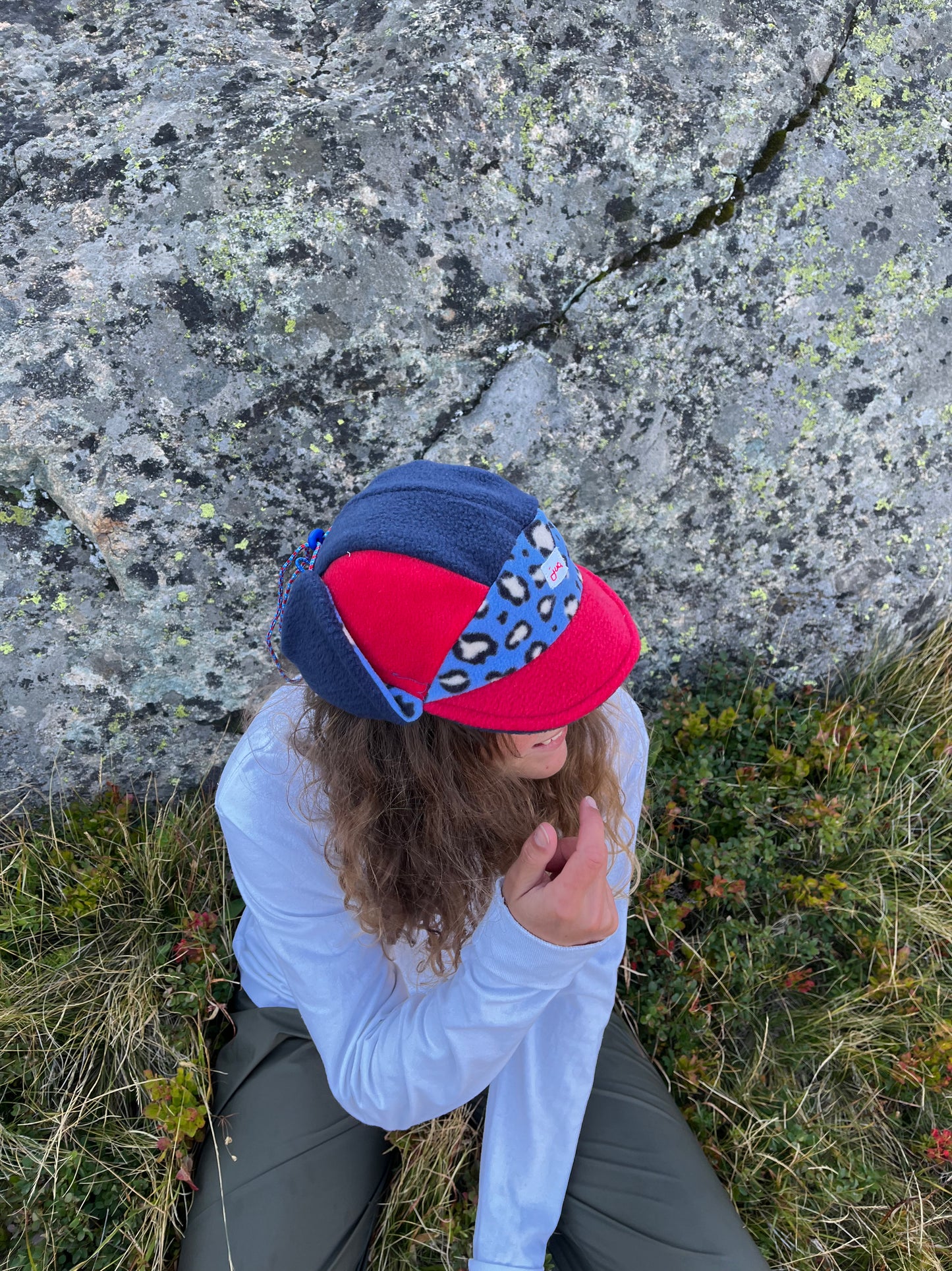 casquette bleu leo x rouge