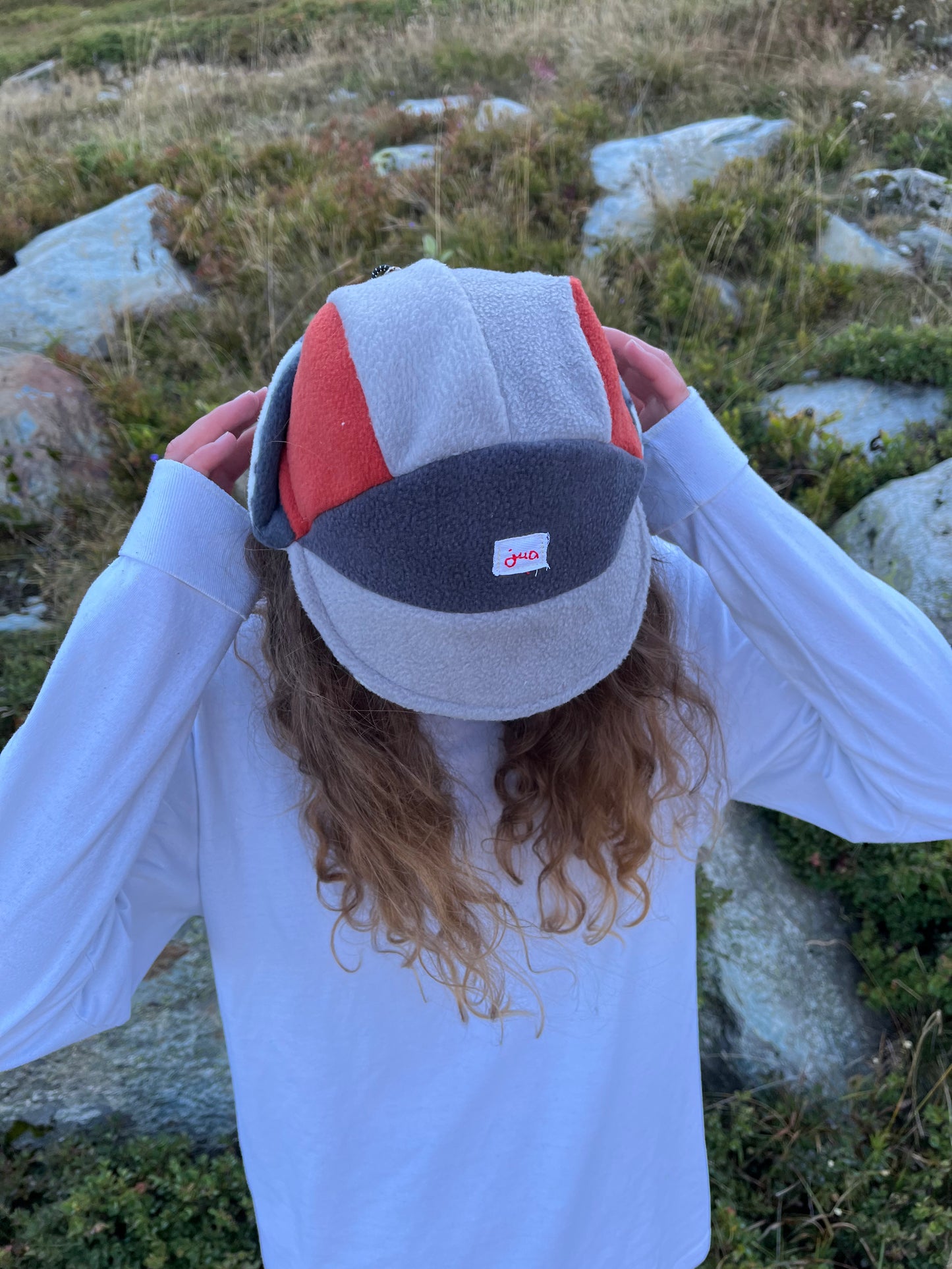 casquette terracotta x gris x leo