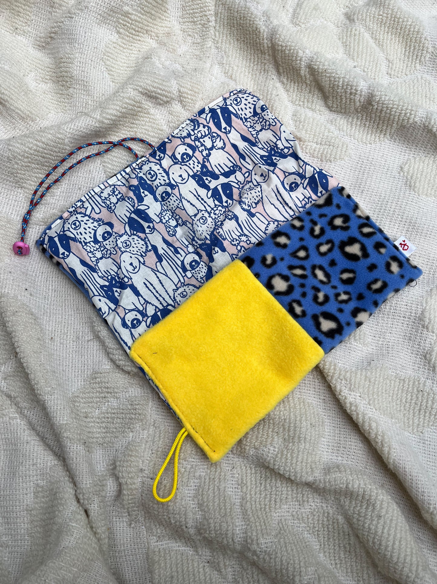 Pochette de baroudage jaune x bleu x rose