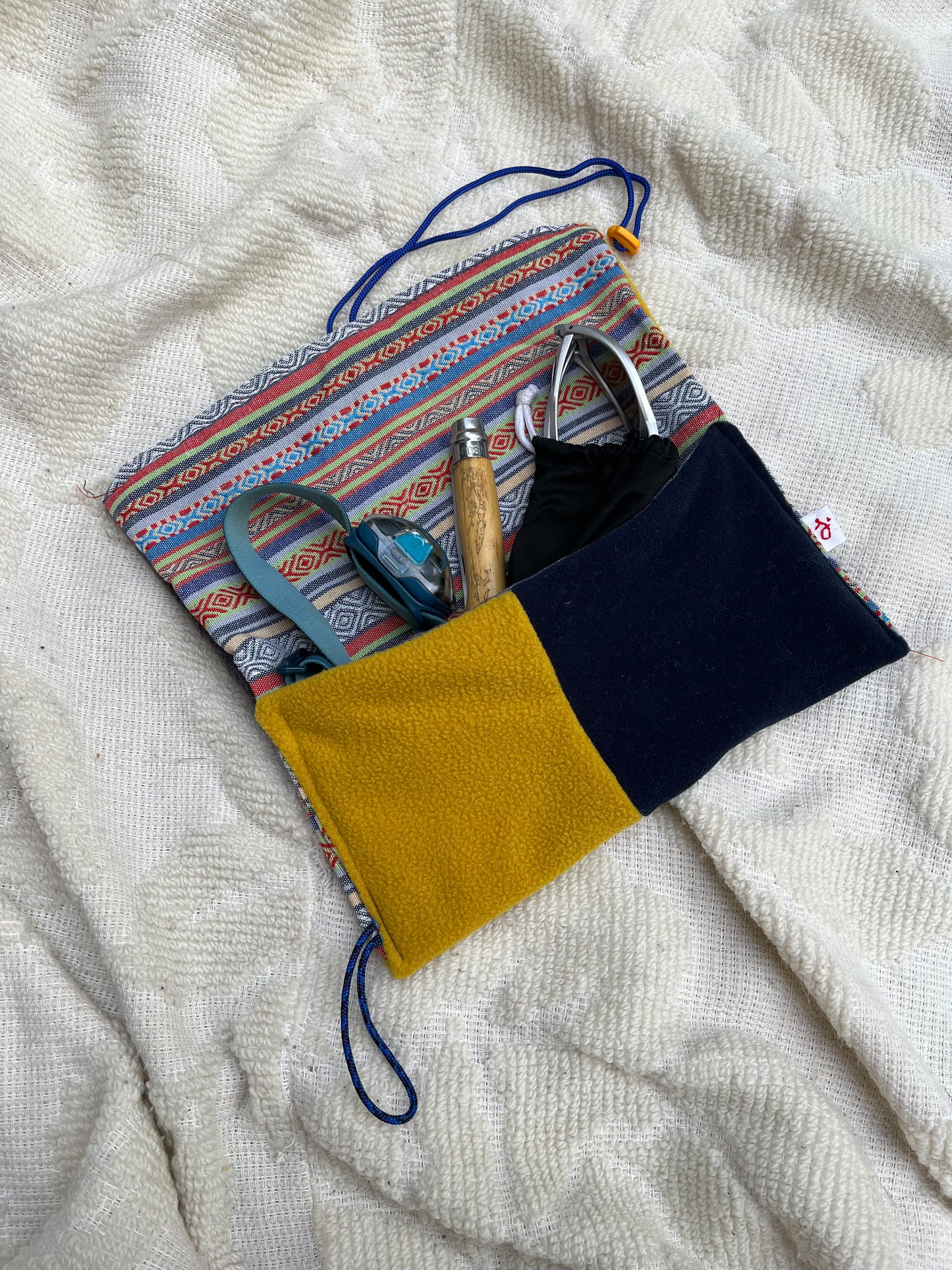 Pochette de baroudage moutarde x marine